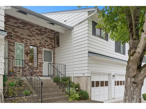 $299,900 | 14914 Northeast Rose Parkway, Unit 73B, Portland, OR 97230
