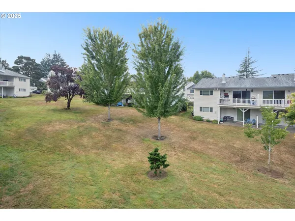 $299,900 | 14914 Northeast Rose Parkway, Unit 73B, Portland, OR 97230