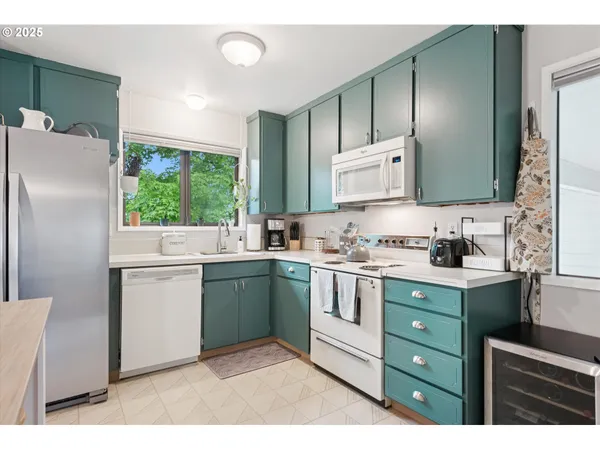 $299,900 | 14914 Northeast Rose Parkway, Unit 73B, Portland, OR 97230