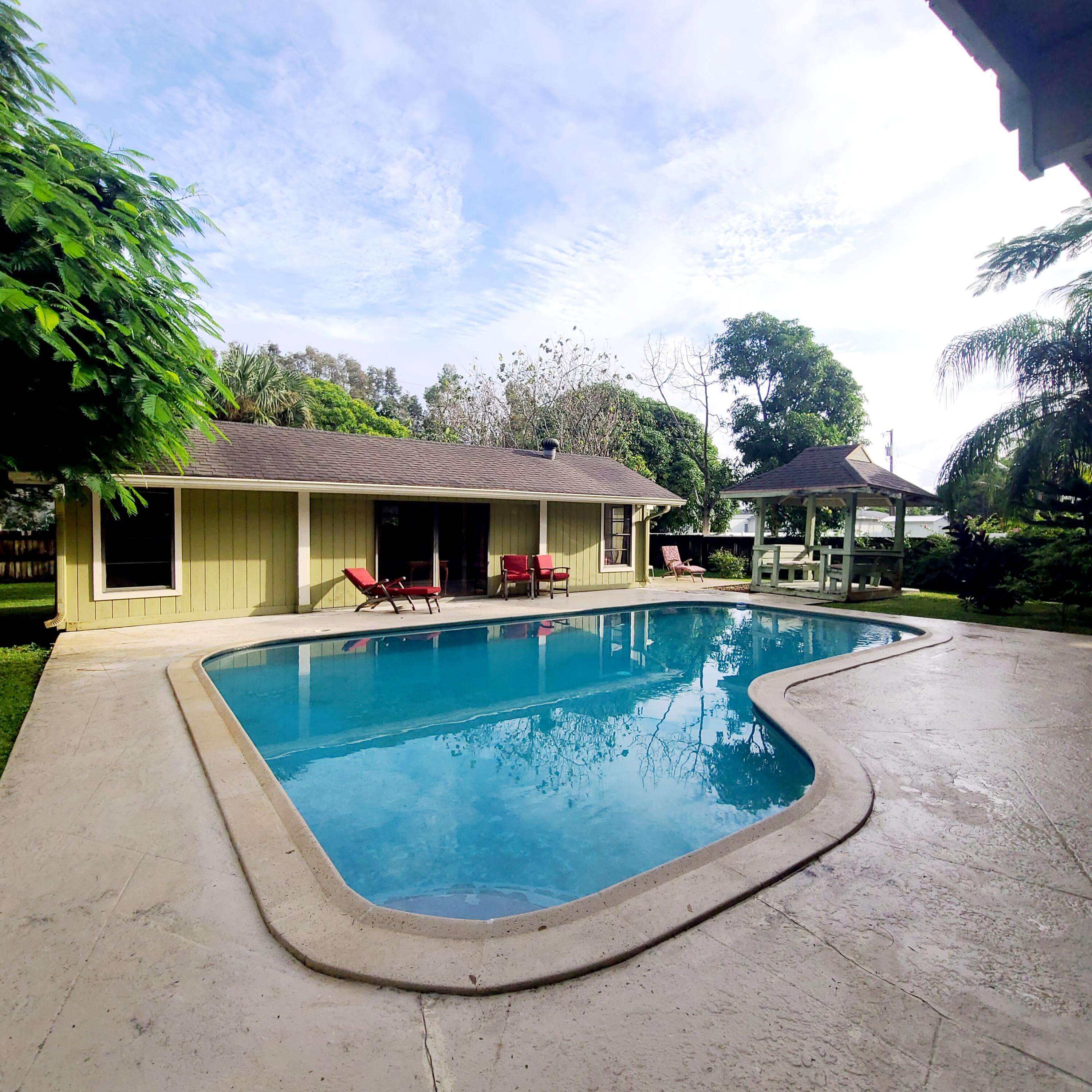 4949 Belvedere Road, Unit COTTAGE West Palm Beach, FL 33417 - Photo 4 of 20 20241008_090533 (1)