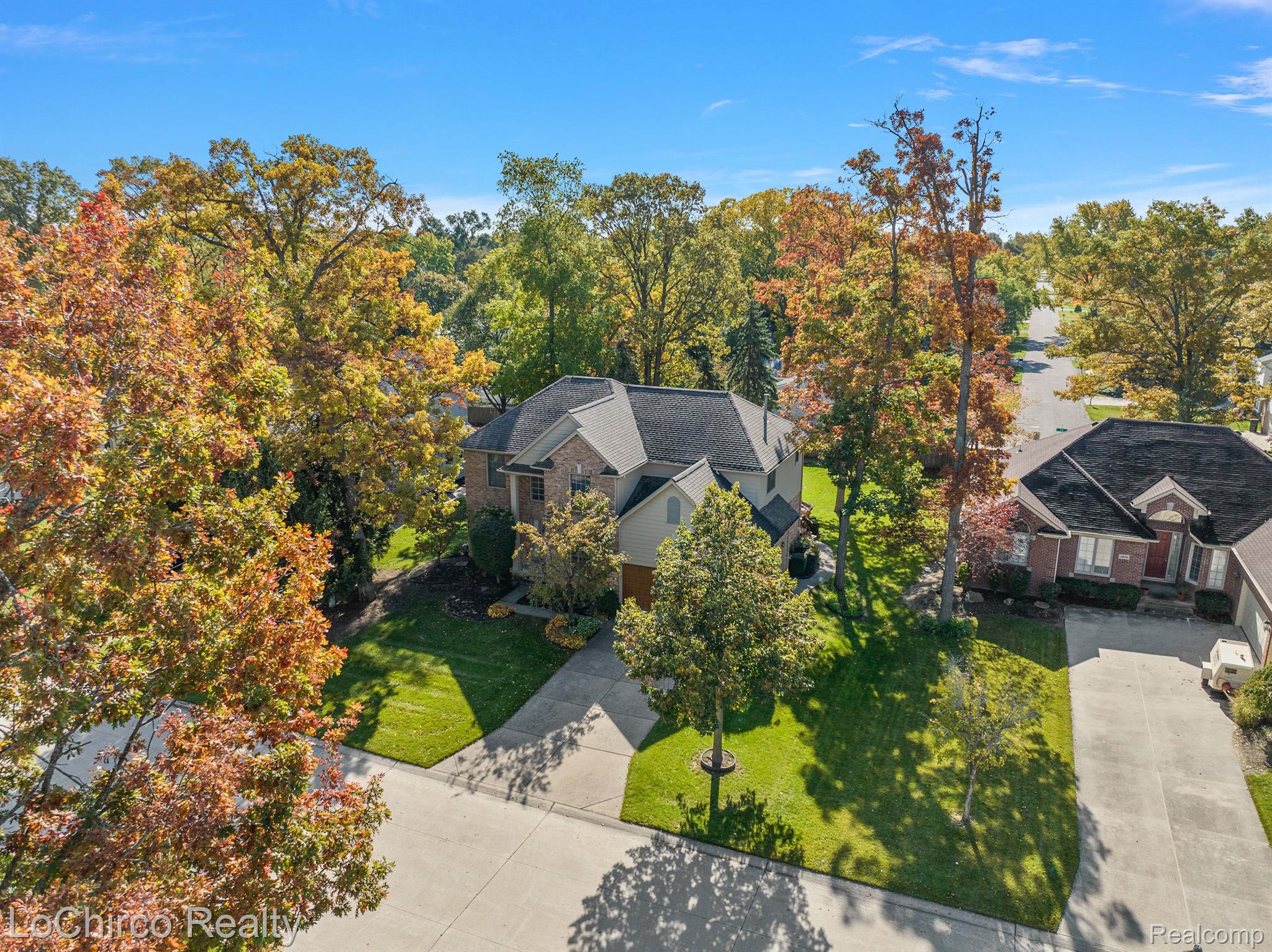 1640 South Shore Drive Rochester, MI 48307 - Photo 2 of 44 Gallery Image 2