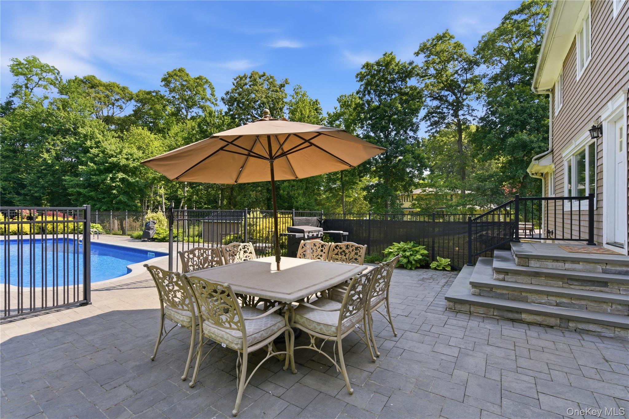 431 Woodbury Road Cold Spring Harbor, NY 11724 - Photo 19 of 26