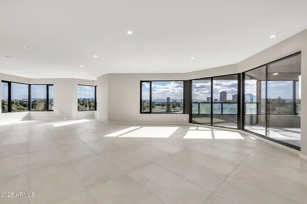 $1,240,000 | 1040 East Osborn Road, Unit 404, Phoenix, AZ 85014