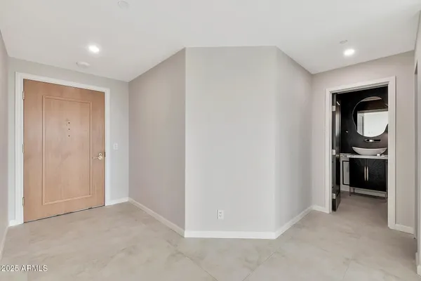 $1,240,000 | 1040 East Osborn Road, Unit 404, Phoenix, AZ 85014