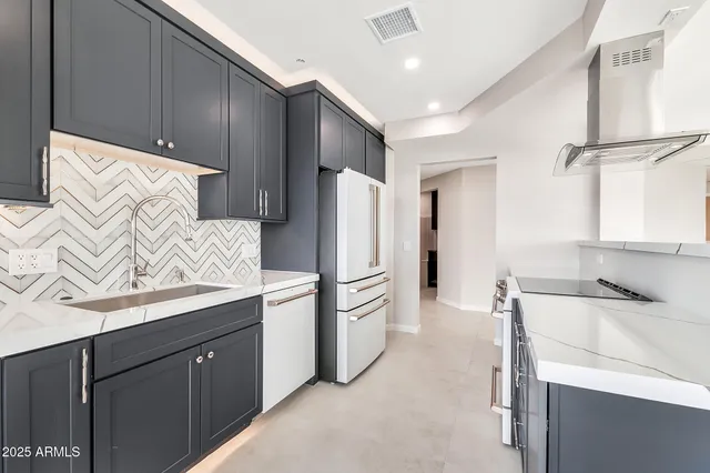 $1,240,000 | 1040 East Osborn Road, Unit 404, Phoenix, AZ 85014