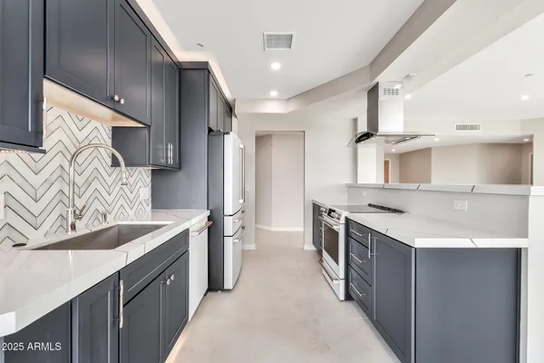 $1,240,000 | 1040 East Osborn Road, Unit 404, Phoenix, AZ 85014