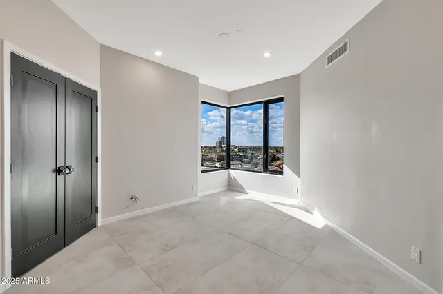 $1,240,000 | 1040 East Osborn Road, Unit 404, Phoenix, AZ 85014