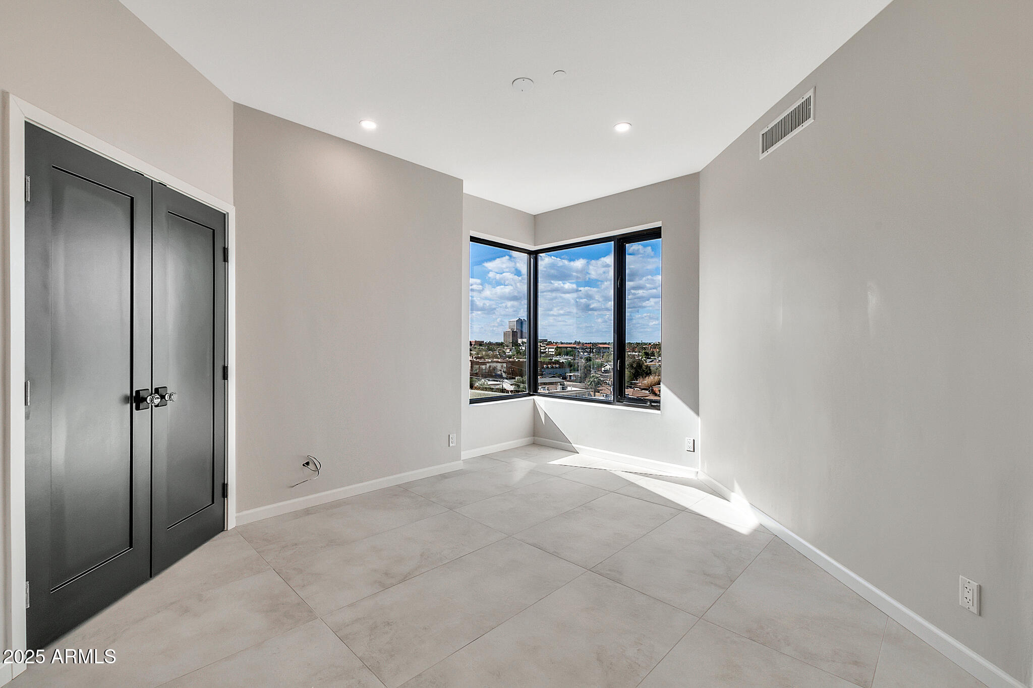 1040 East Osborn Road, Unit 404 Phoenix, AZ 85014 - Photo 23 of 46 1040 E Osborn 404-3