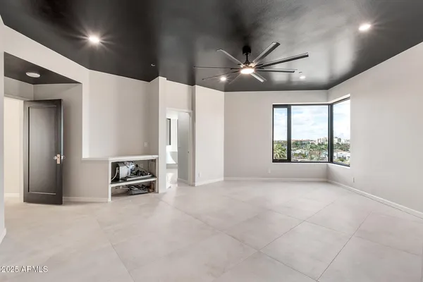 $1,240,000 | 1040 East Osborn Road, Unit 404, Phoenix, AZ 85014