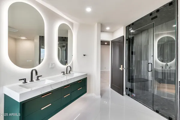 $1,240,000 | 1040 East Osborn Road, Unit 404, Phoenix, AZ 85014