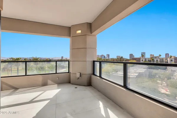 $1,240,000 | 1040 East Osborn Road, Unit 404, Phoenix, AZ 85014
