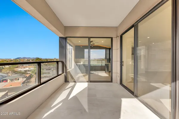 $1,240,000 | 1040 East Osborn Road, Unit 404, Phoenix, AZ 85014