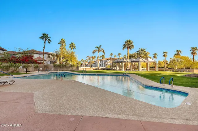 $1,240,000 | 1040 East Osborn Road, Unit 404, Phoenix, AZ 85014