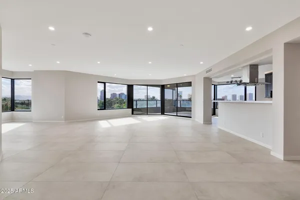$1,240,000 | 1040 East Osborn Road, Unit 404, Phoenix, AZ 85014
