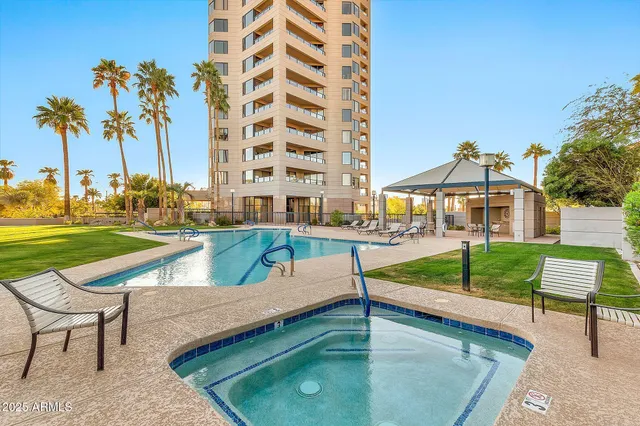 $1,240,000 | 1040 East Osborn Road, Unit 404, Phoenix, AZ 85014