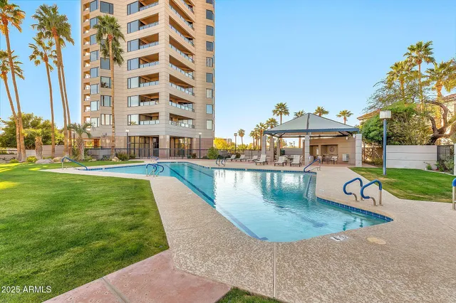 $1,240,000 | 1040 East Osborn Road, Unit 404, Phoenix, AZ 85014