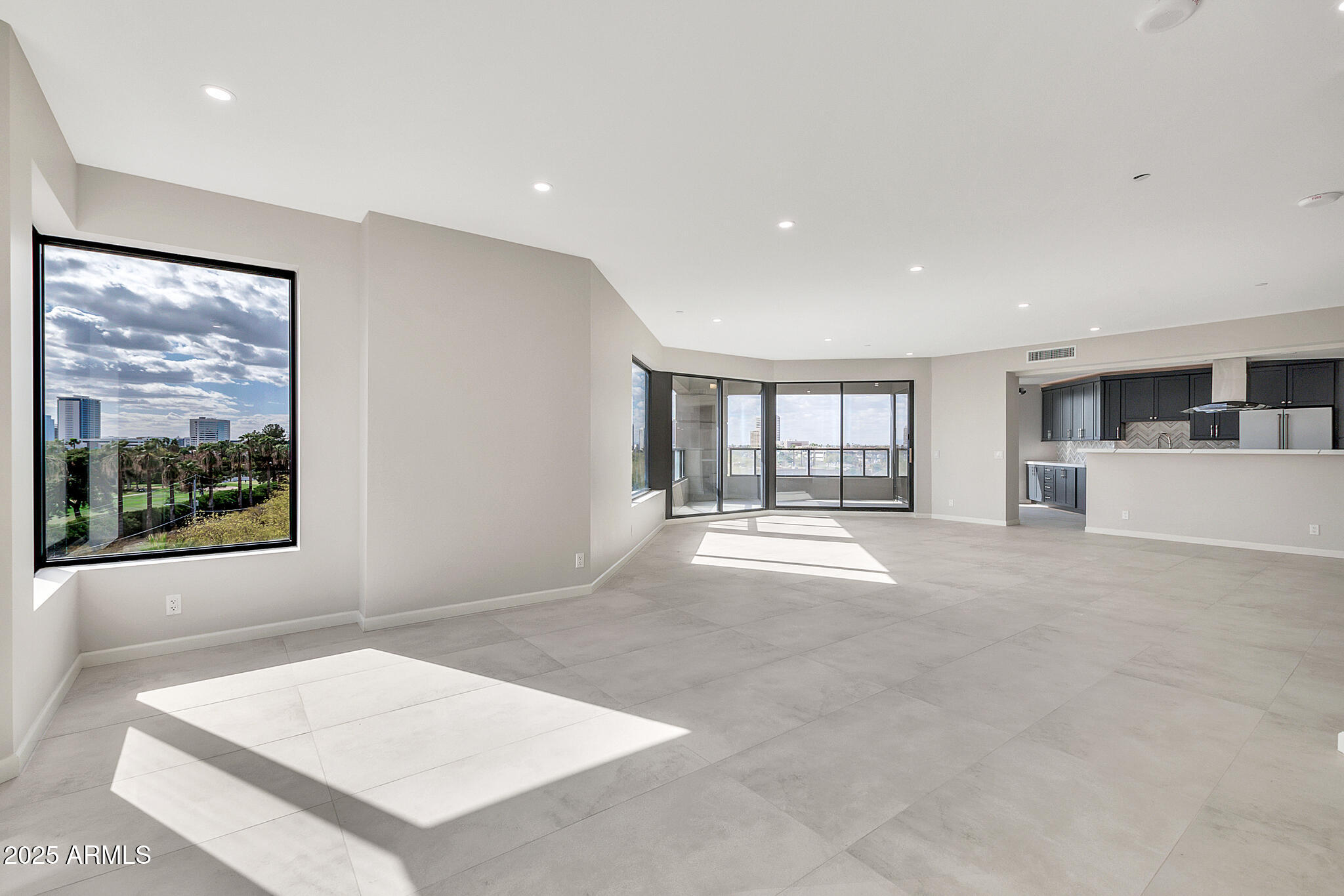 1040 East Osborn Road, Unit 404 Phoenix, AZ 85014 - Photo 7 of 46 1040 E Osborn 404-9