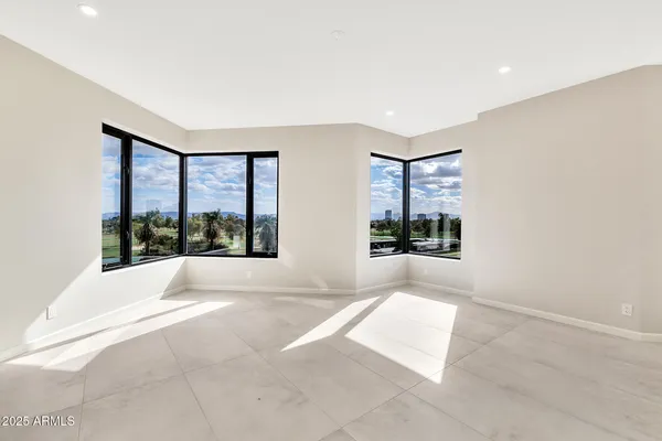 $1,240,000 | 1040 East Osborn Road, Unit 404, Phoenix, AZ 85014