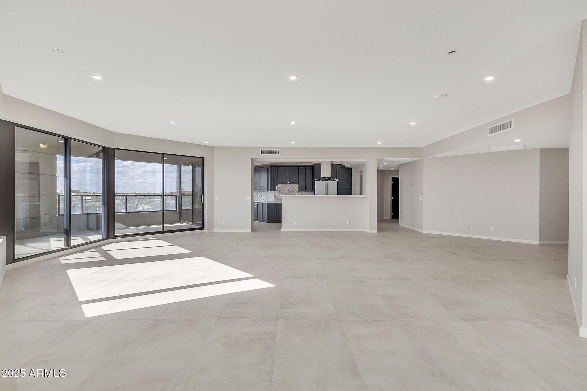 1040 East Osborn Road, Unit 404 Phoenix, AZ 85014 - Photo 10 of 46 1040 E Osborn 404-12