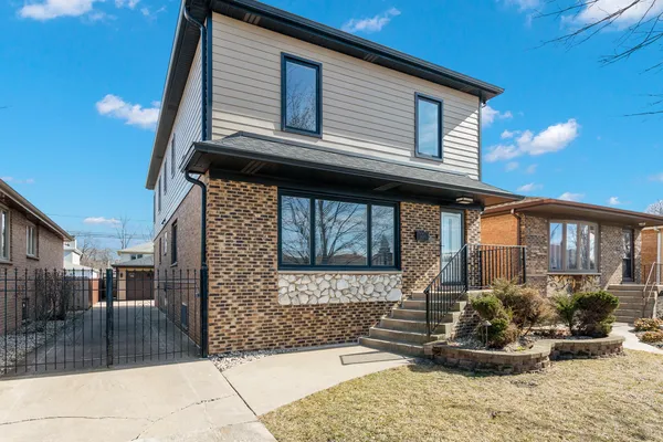 $448,900 | 11633 South Avenue H, Chicago, IL 60617