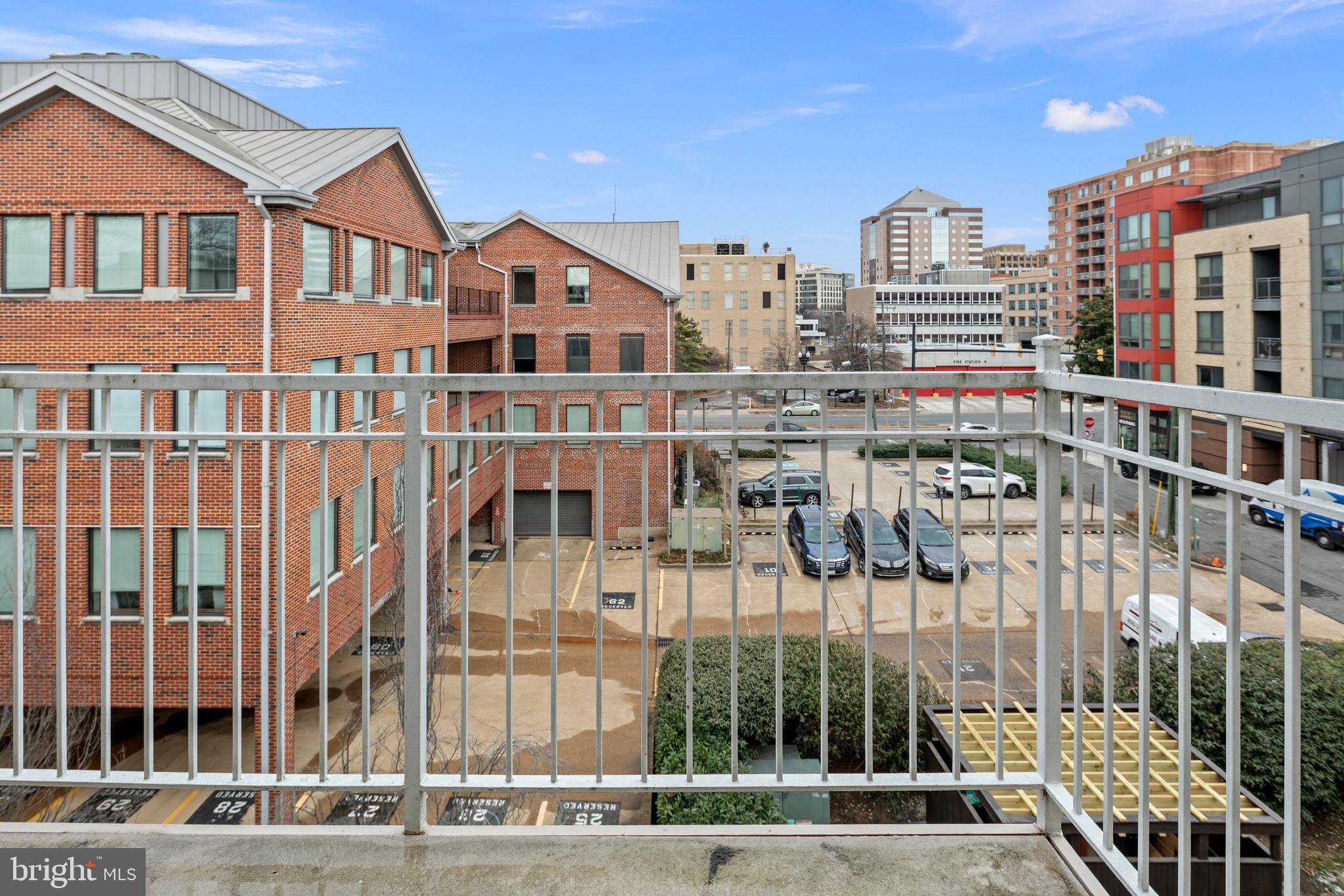 3131 9th Road North, Unit 44 Arlington, VA 22201 - Photo 29 of 33 a front view of a multi story building
