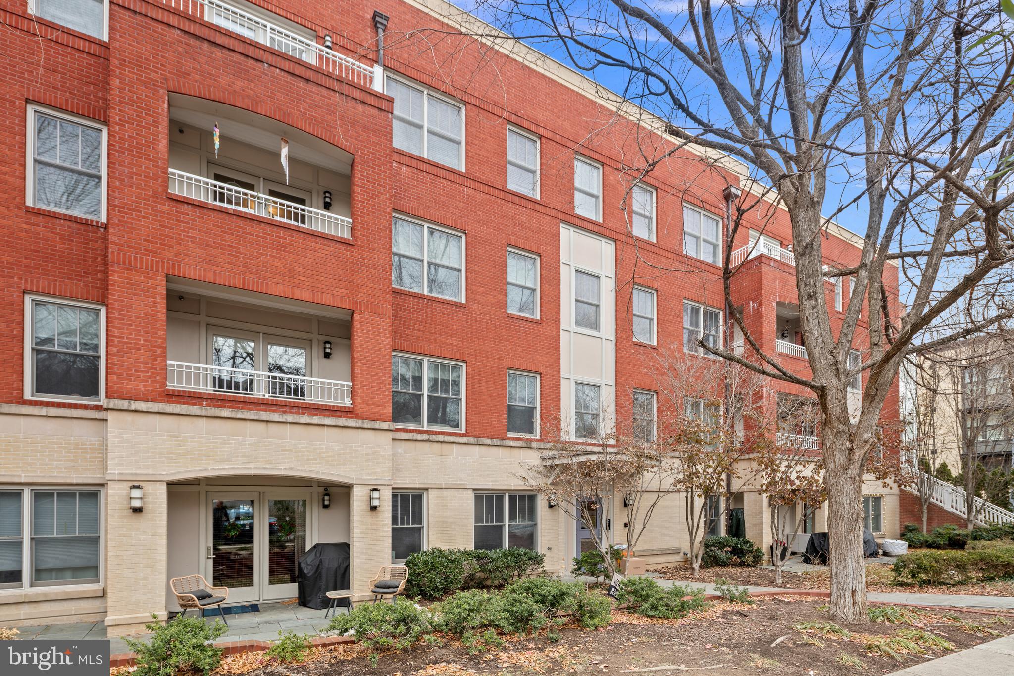 3131 9th Road North, Unit 44 Arlington, VA 22201 - Photo 31 of 33 a front view of a building
