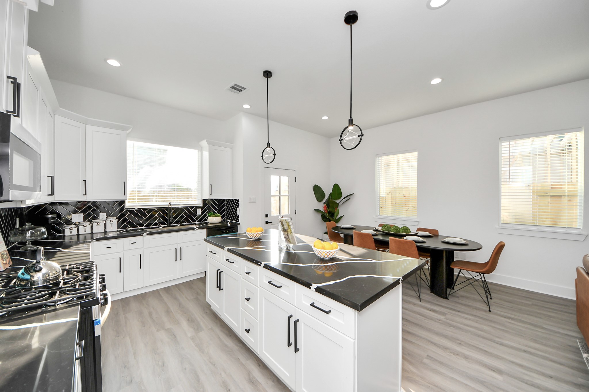 8533 Amadwe Street, Unit B Houston, TX 77051 - Photo 13 of 36 Kitchen with beautiful quartz surfaces
