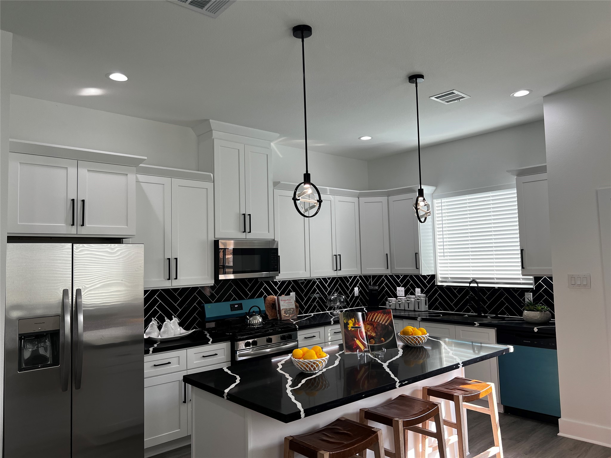 8533 Amadwe Street, Unit B Houston, TX 77051 - Photo 17 of 36