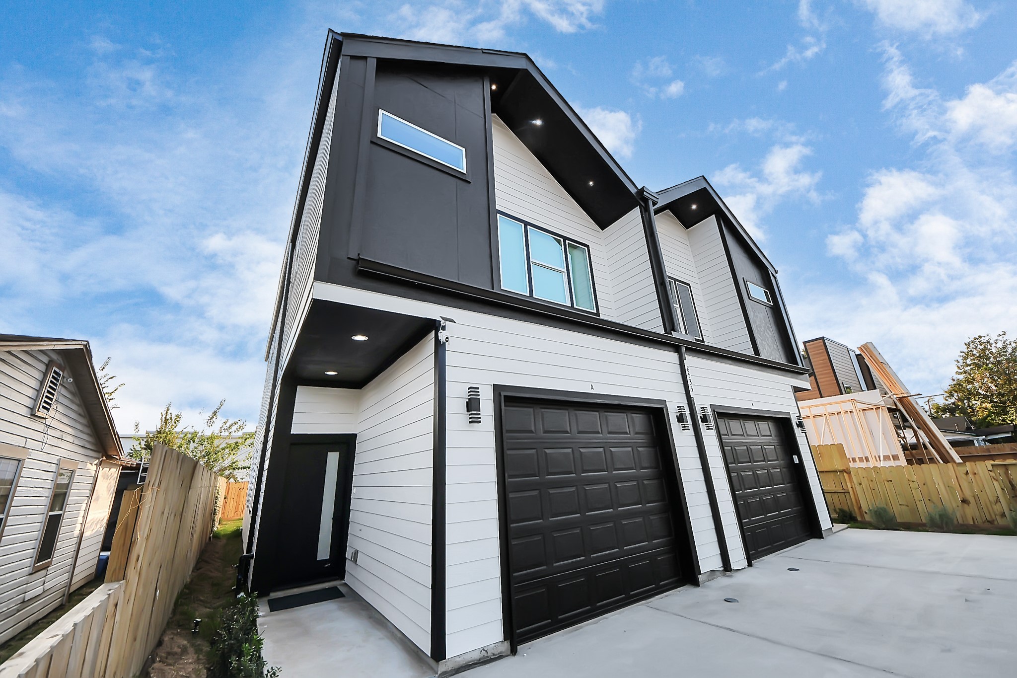 8533 Amadwe Street, Unit B Houston, TX 77051 - Photo 4 of 36