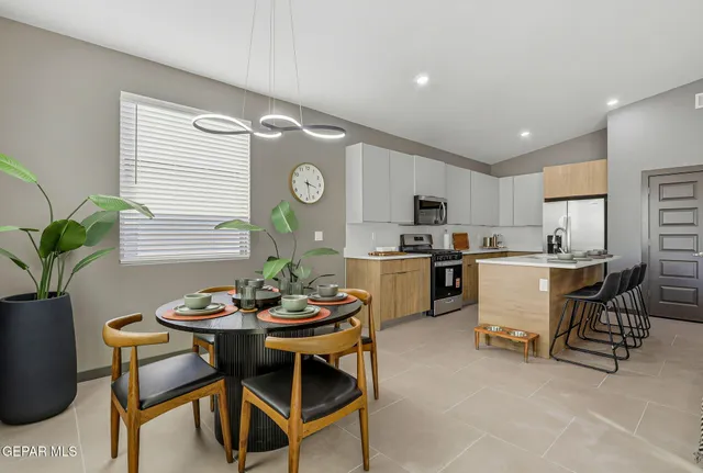 $287,950 | 650 Davi's Greenwood Court, Vinton, TX 79821