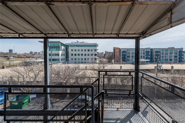 $4,650,000 | 1014 Oakview Place, St. Louis, MO 63110