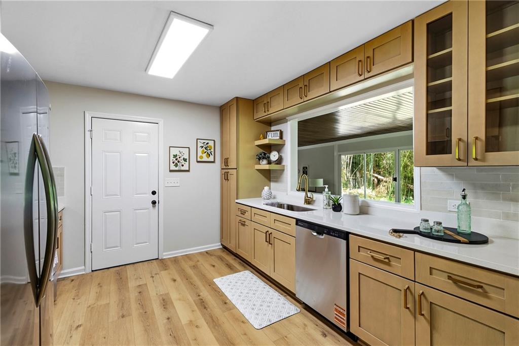 4661 Spring Ridge Drive Flowery Branch, GA 30542 - Photo 4 of 35