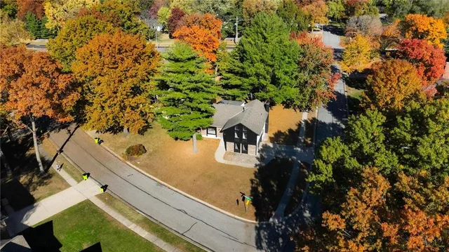 $475,000 | 7904 Rosehill Road, Lenexa, KS 66215