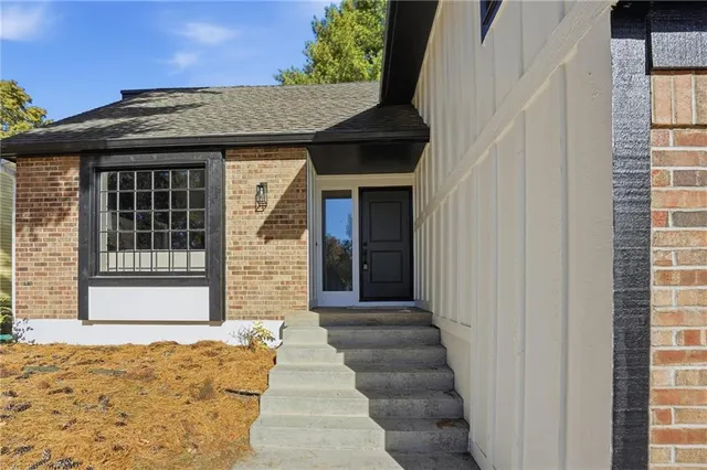$475,000 | 7904 Rosehill Road, Lenexa, KS 66215