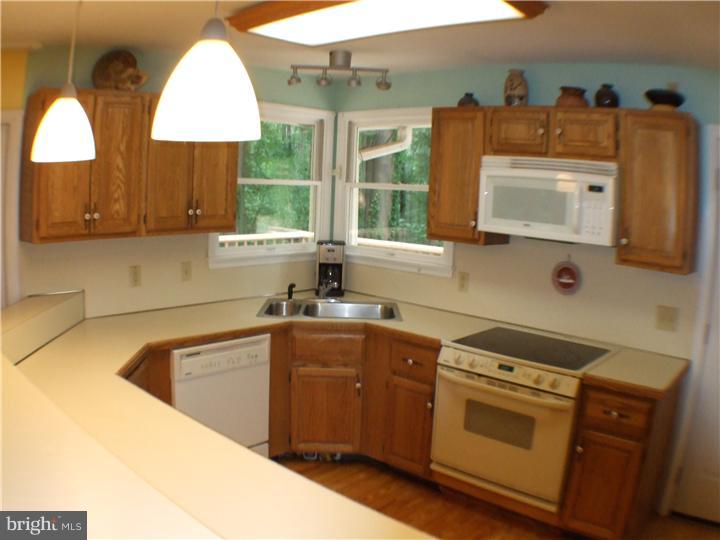 641 Chambers Rock Road Landenberg, PA 19350 - Photo 13 of 25 Kitchen