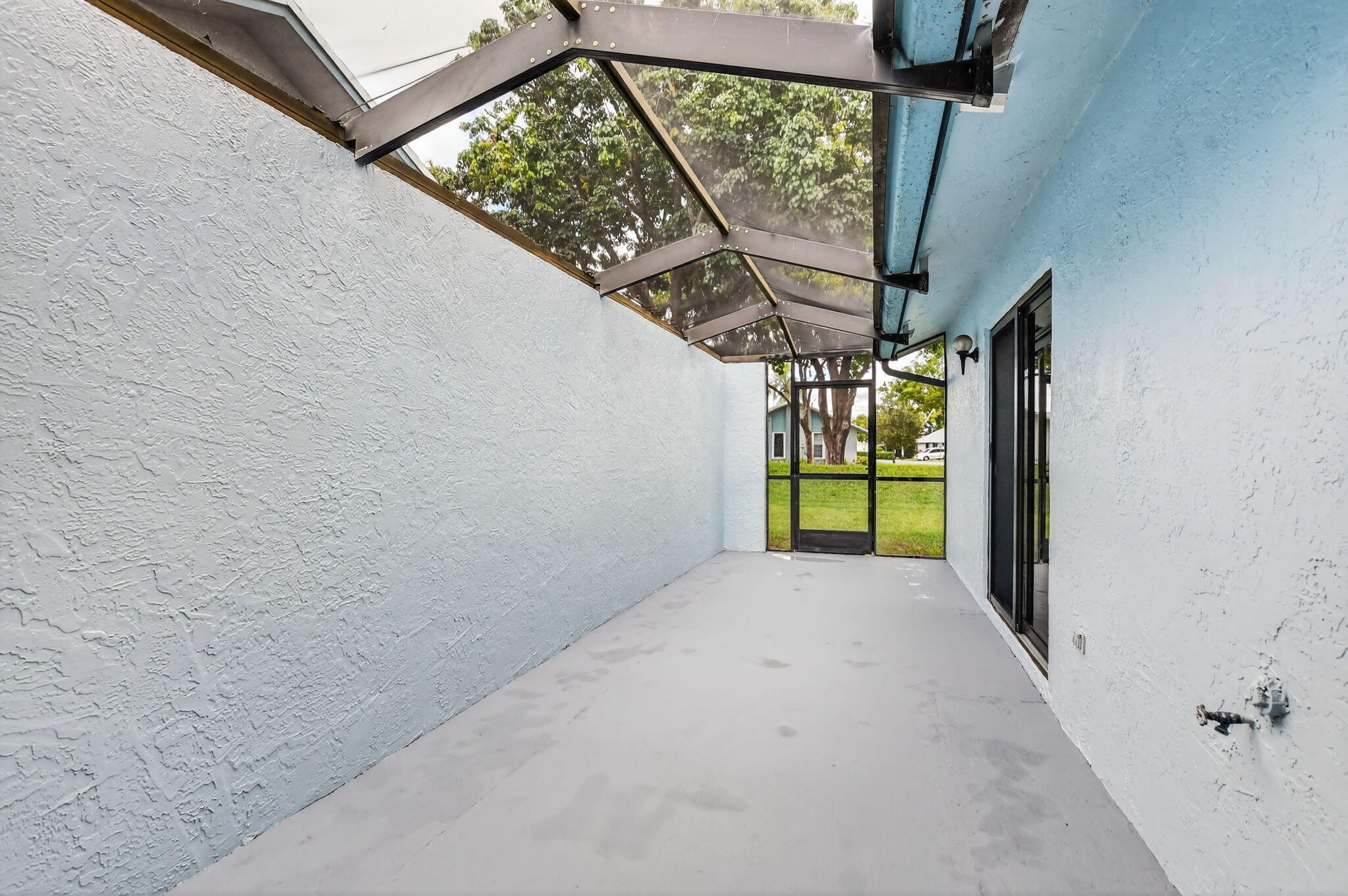 9159 Southwest 22nd Street, Unit F Boca Raton, FL 33428 - Photo 36 of 48 35-web-or-mls-DSC_8462