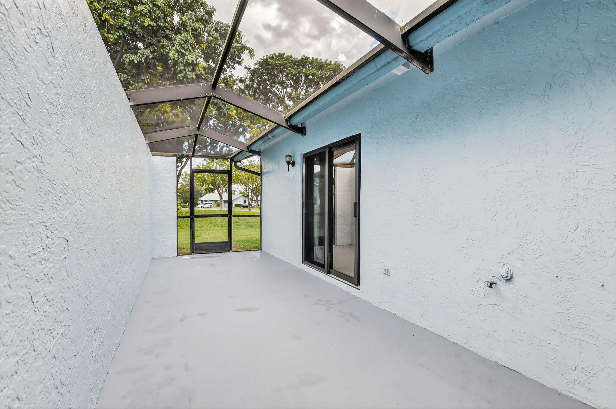 9159 Southwest 22nd Street, Unit F Boca Raton, FL 33428 - Photo 37 of 48 36-web-or-mls-DSC_8470