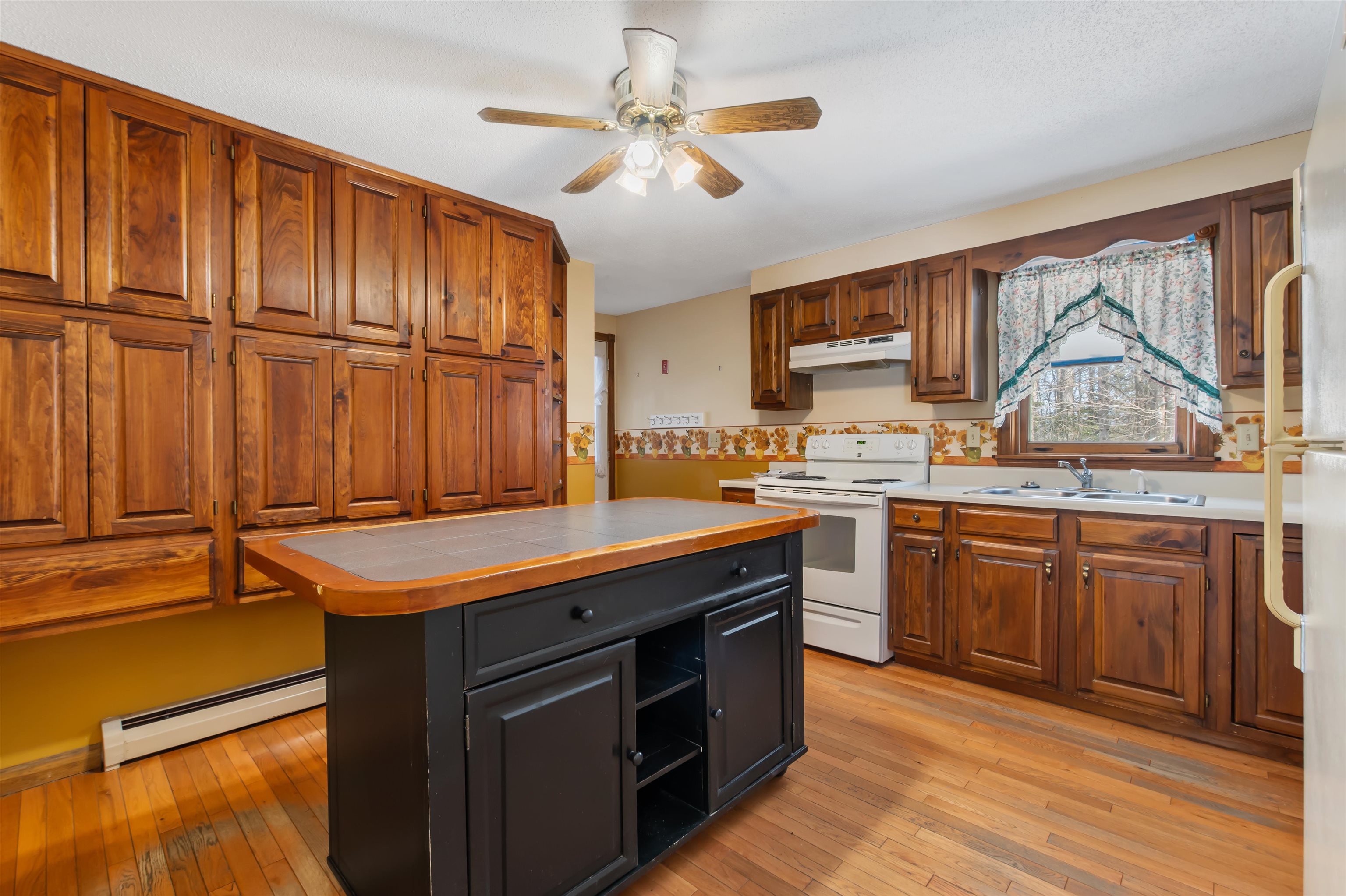 16 Hartco Avenue Lancaster, NH 03584 - Photo 3 of 31