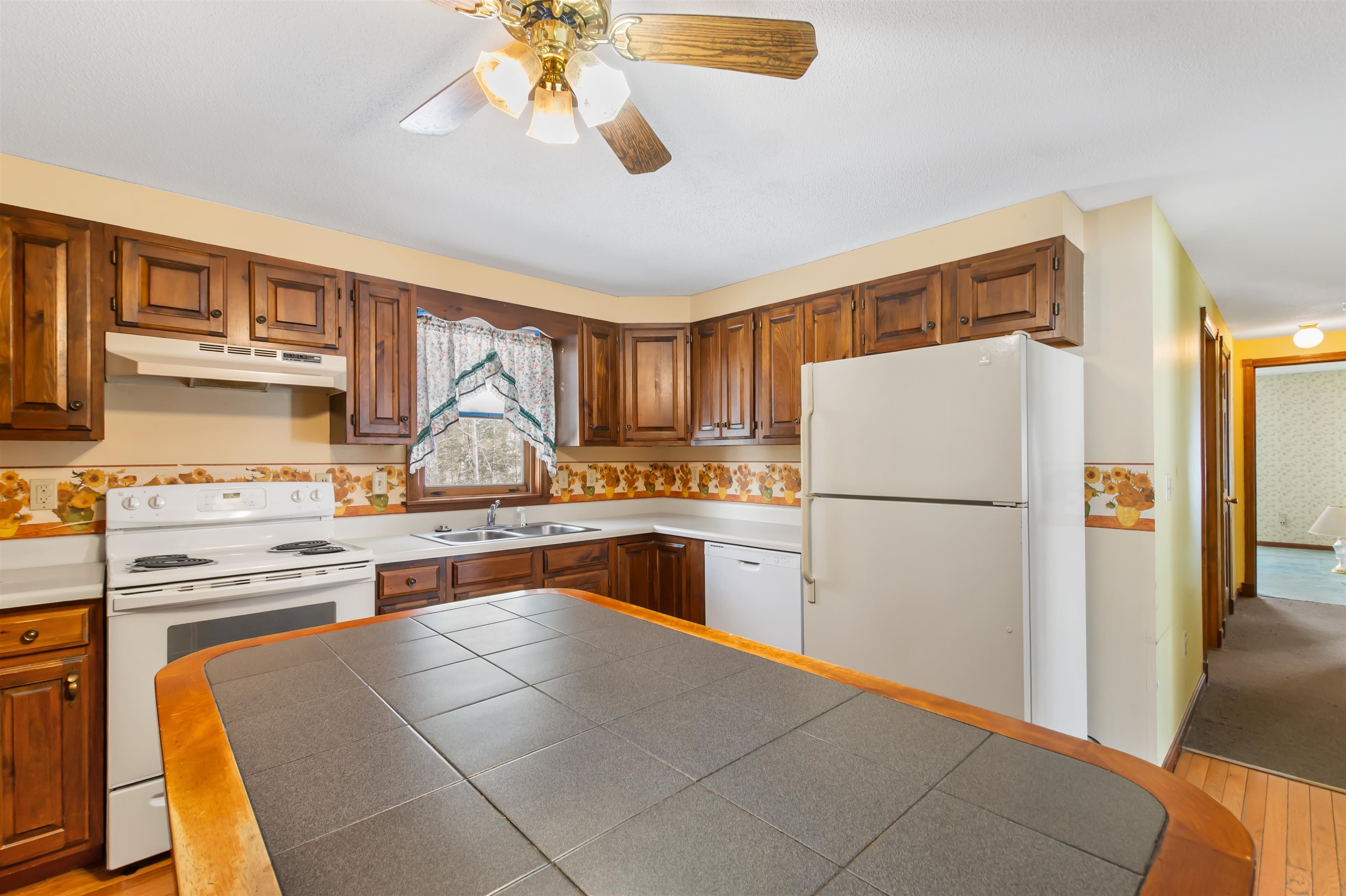 16 Hartco Avenue Lancaster, NH 03584 - Photo 4 of 31