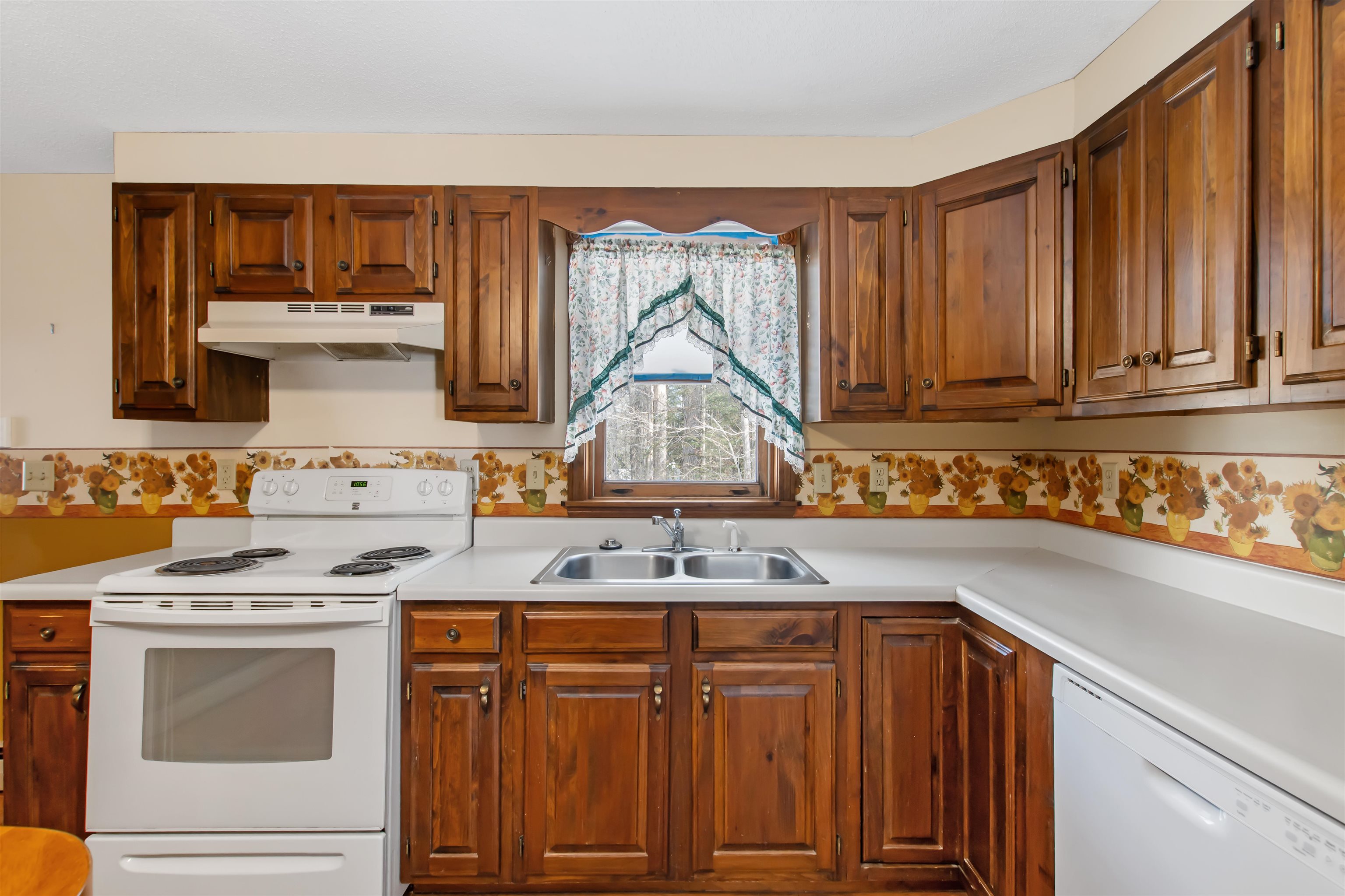16 Hartco Avenue Lancaster, NH 03584 - Photo 8 of 31