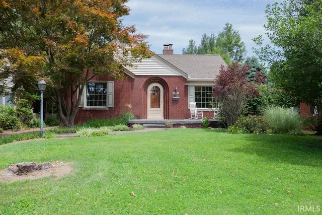 $1,395 | 3102 Washington Avenue, Evansville, IN 47714