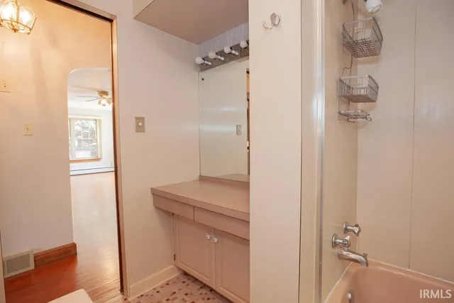 $1,395 | 3102 Washington Avenue, Evansville, IN 47714