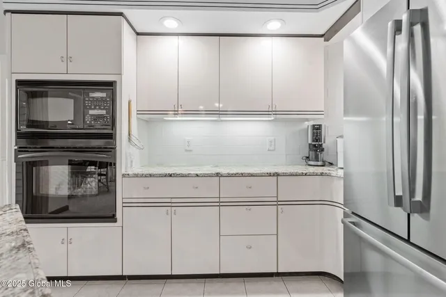 $699,900 | 9 Spruce Run, East Greenbush, NY 12061