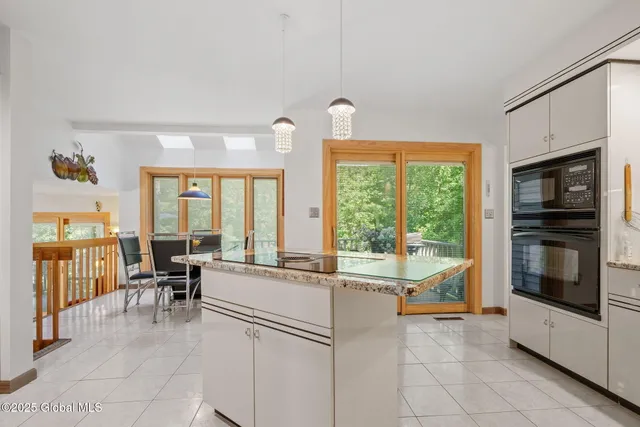 $699,900 | 9 Spruce Run, East Greenbush, NY 12061