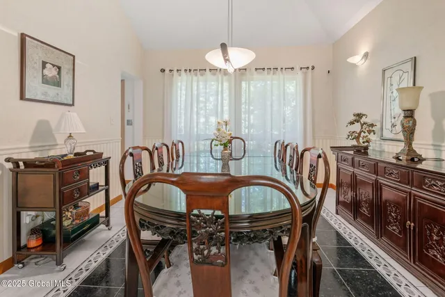 $699,900 | 9 Spruce Run, East Greenbush, NY 12061