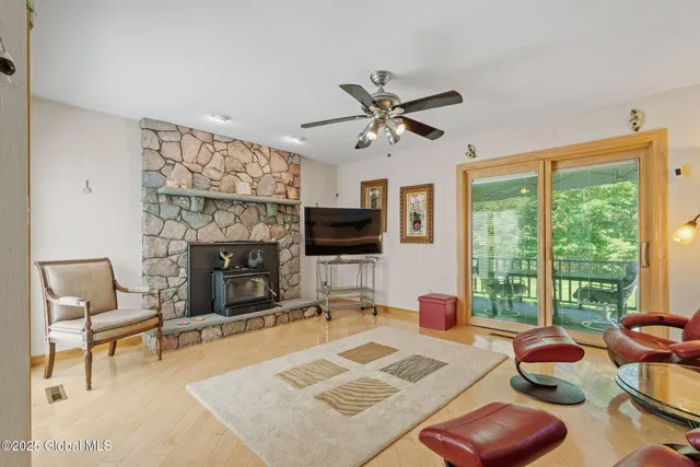 $699,900 | 9 Spruce Run, East Greenbush, NY 12061