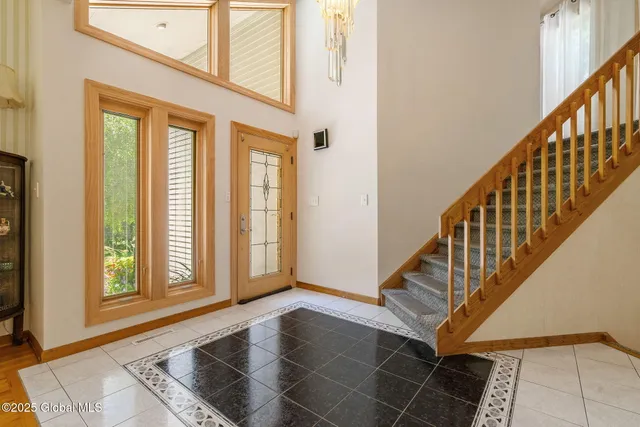 $699,900 | 9 Spruce Run, East Greenbush, NY 12061