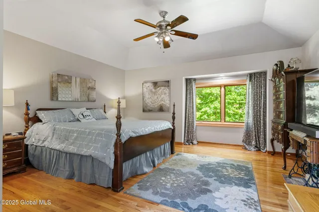 $699,900 | 9 Spruce Run, East Greenbush, NY 12061