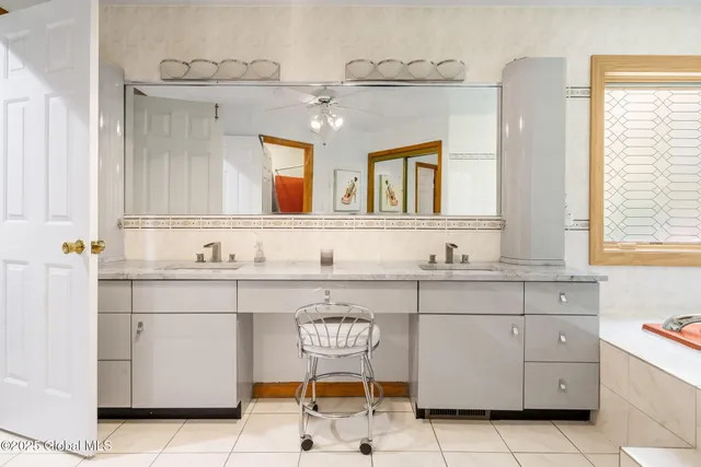 $699,900 | 9 Spruce Run, East Greenbush, NY 12061