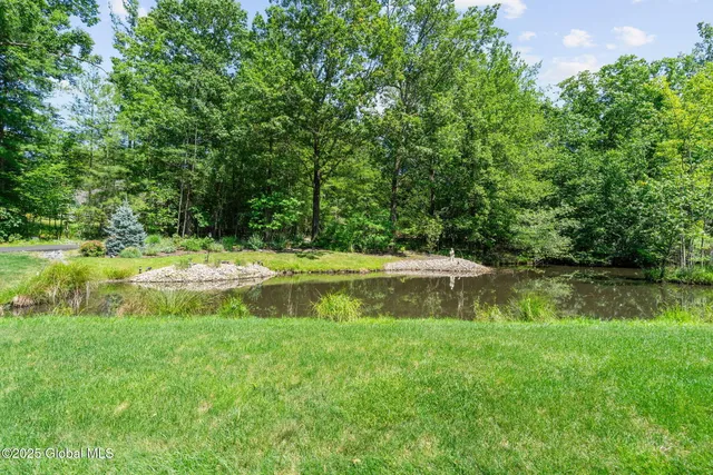 $699,900 | 9 Spruce Run, East Greenbush, NY 12061